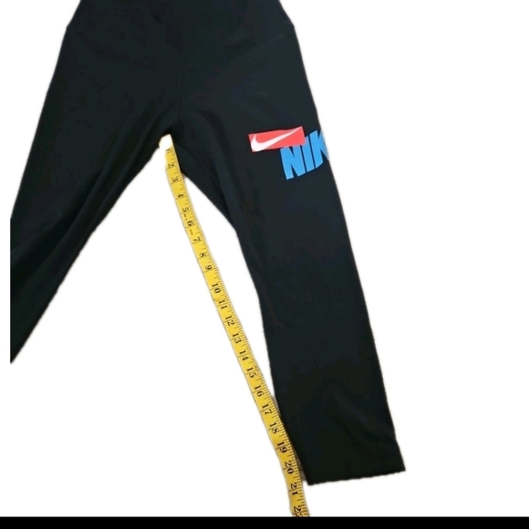 Nike One Womens Black Cropped Compression Workout Stretch Leggings With Logo M - Picture 12 of 12